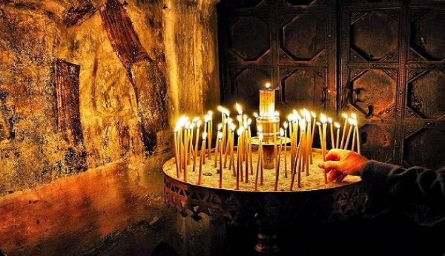 Άγιος Νικόδημος ο Αγιορείτης: Γιατί ανάβουμε κεριά στην εκκλησία